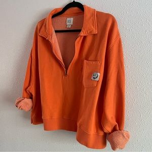 URBAN OUTFITTERS BDG half zip sweatshirt. Size L.